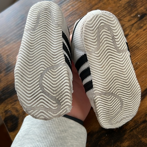 Adidas Superstar crib shoe - Picture 3 of 6